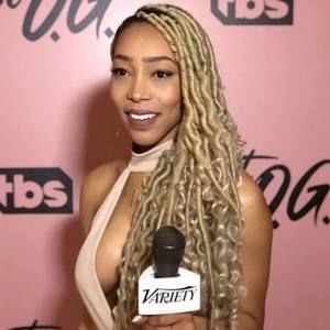 Meet your Posher, Sadé